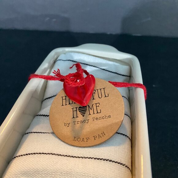 Heartful Home Mini Loaf Pan with Towel Holly Berry by Artist Tracy Pesche New - Picture 7 of 10